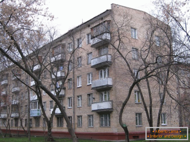 Apariția unei case de apartamente cu cinci etaje