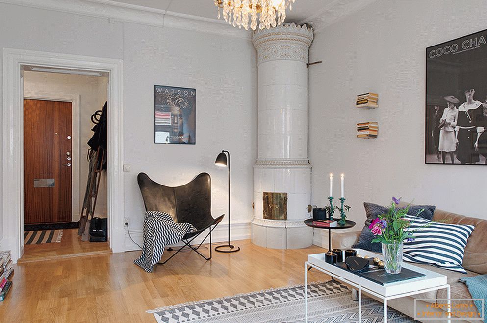 Interiorul unui apartament cu două camere în stil scandinav în Stockholm