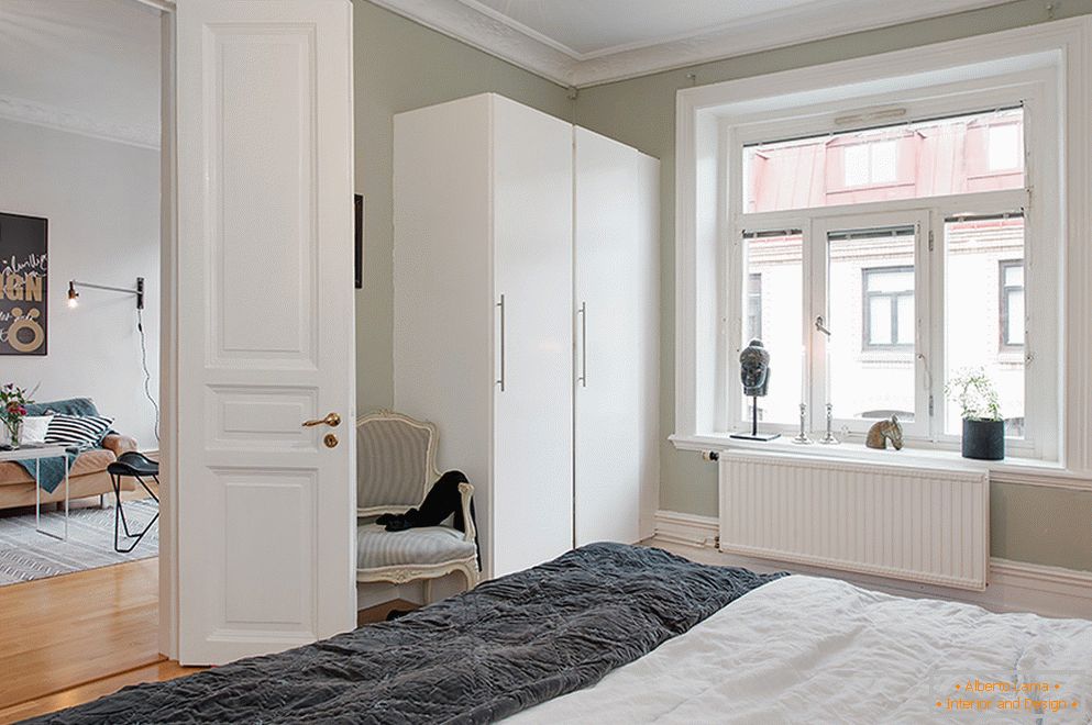Interiorul unui apartament cu două camere în stil scandinav în Stockholm