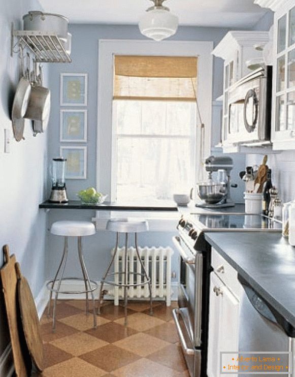 Interiorul practic al unei bucătării mici