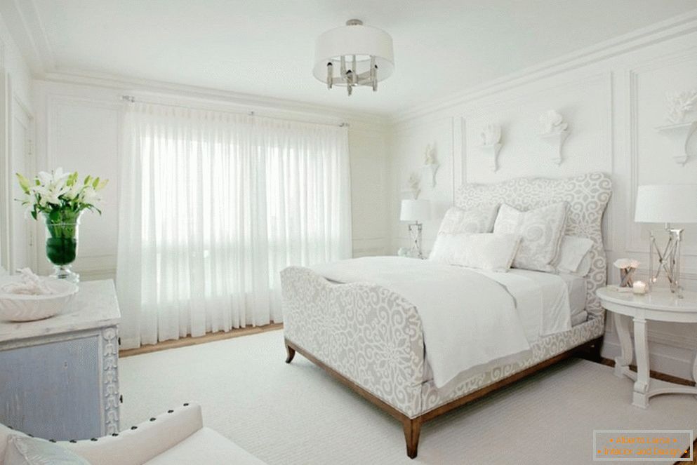 Designul dormitorului alb
