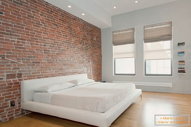 Interior în stilul minimalismului cu zid de cărămidă