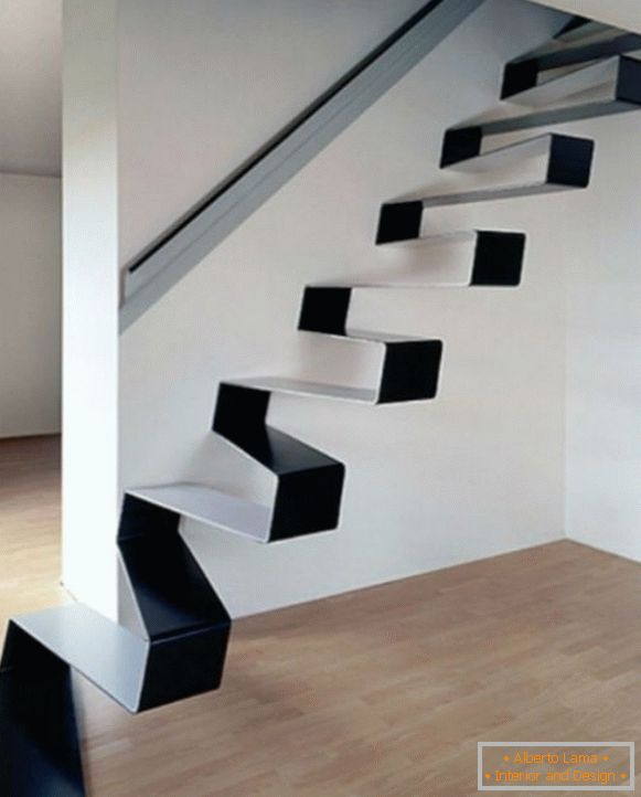 Proiectarea unei scări într-o casă privată, fotografie 4