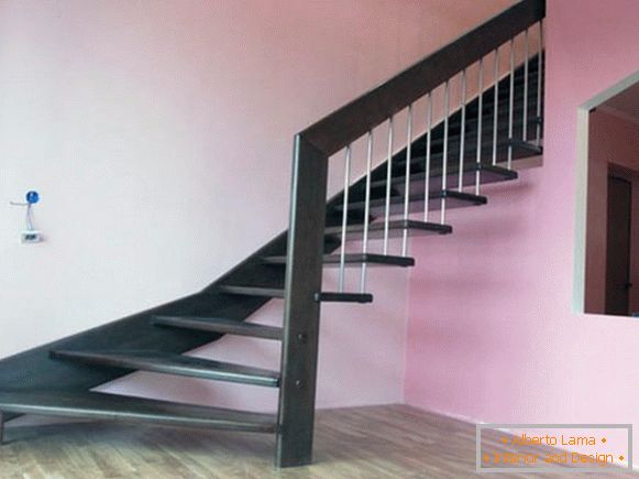 Proiectarea unei scări într-o casă privată, fotografie 7
