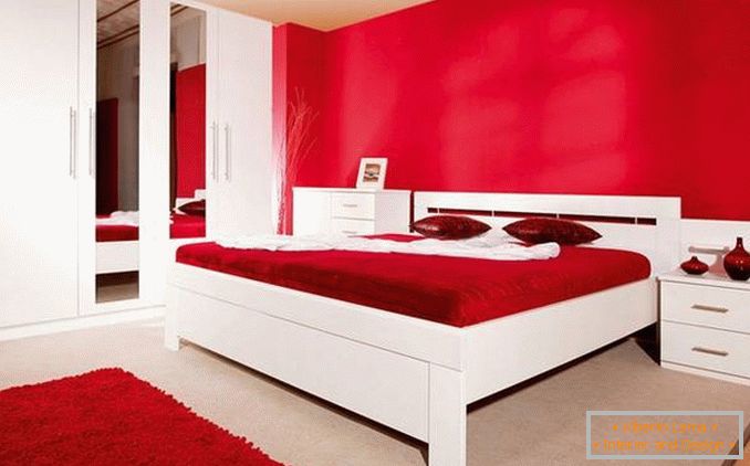 designul dormitorului roșu, fotografia 12