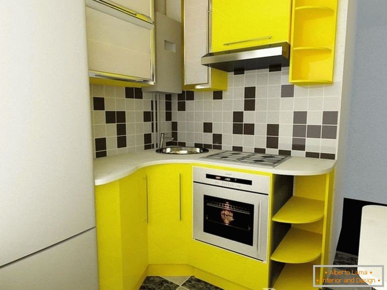 Mobilier galben în interiorul bucătăriei