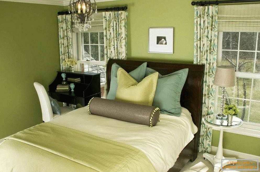 Un dormitor frumos în tonuri verzi