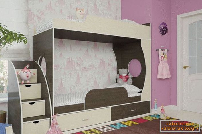 Camera pentru copii a tinerei doamne este decorată cu mobilier Wenge.