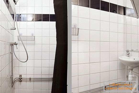 Interiorul unui apartament confortabil de duș în Suedia