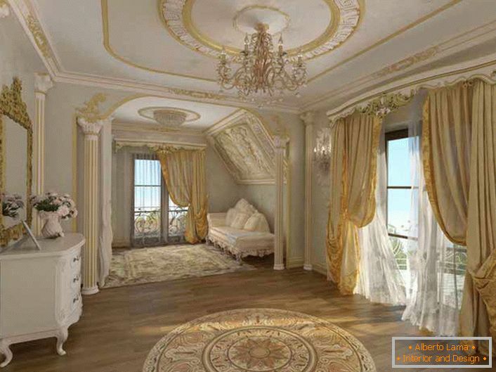 O cameră de tip baroc într-o casă de țară din sudul Elveției este decorată cu stuc de poliuretan. 