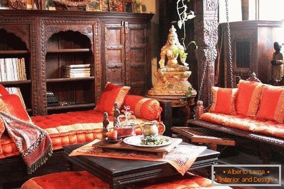 Stilul indian în interior cu mobilier original și textile