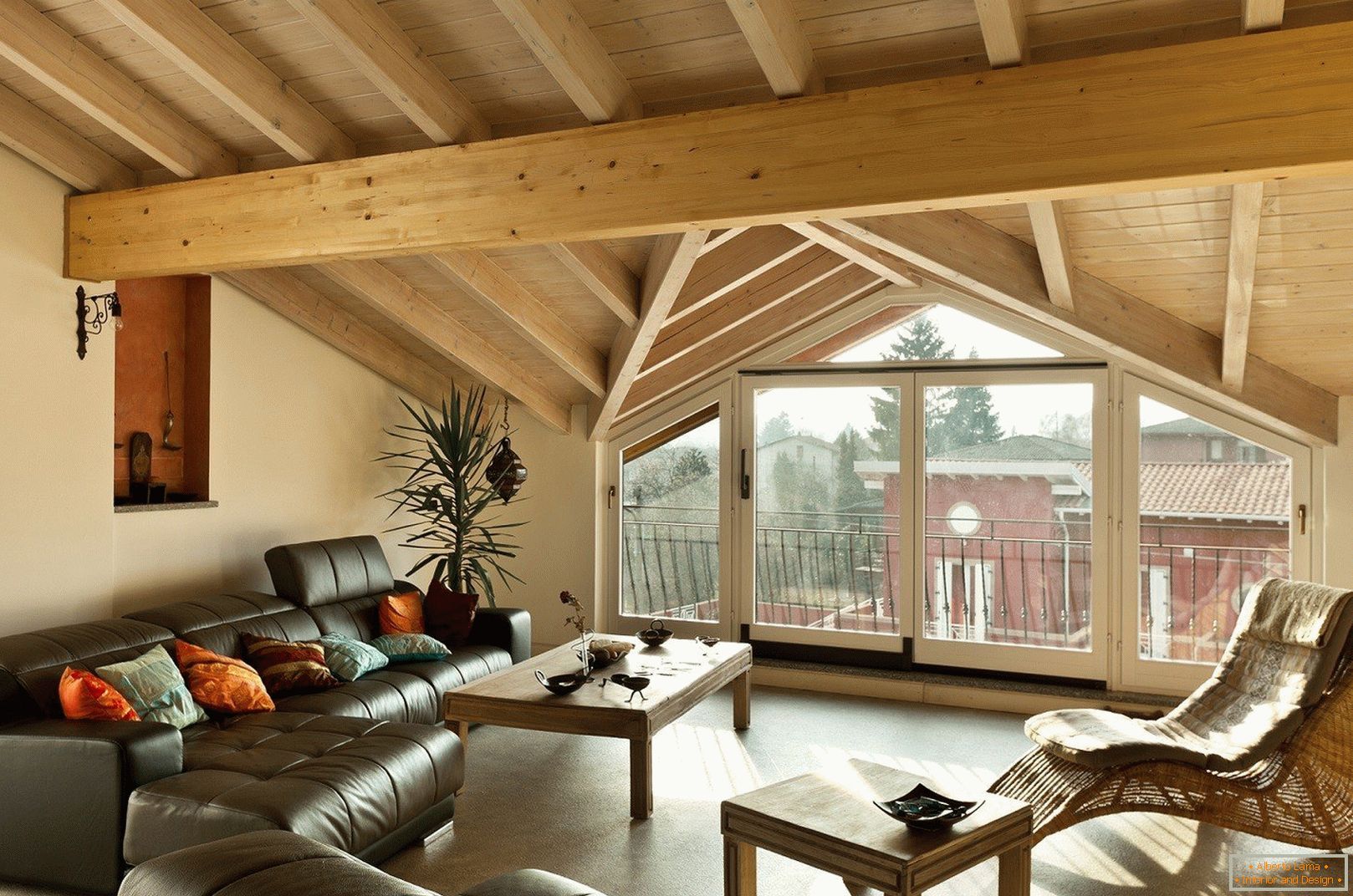 Interiorul unei case din lemn