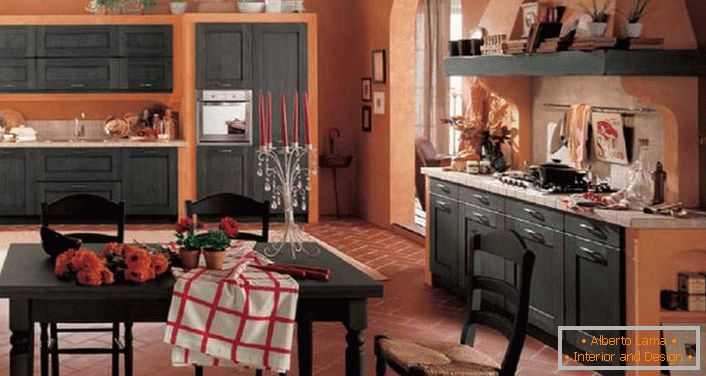 Principala cerință a stilului rustic este funcționalitatea spațiului bucătăriei. 