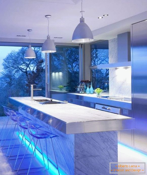 Stilul futurist de High Tech în interiorul bucătăriei