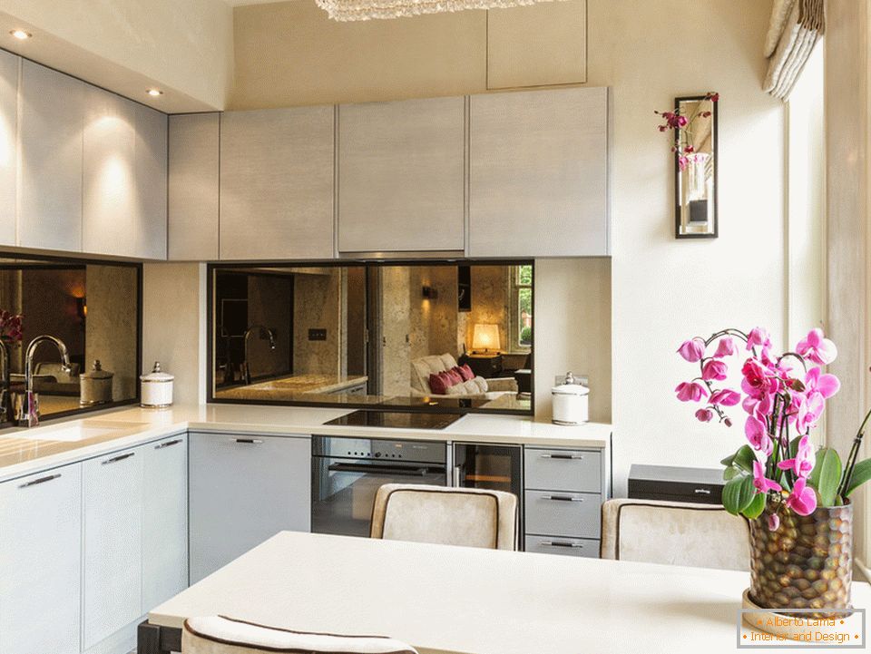 Bucătărie elegant apartament de dimensiuni mici