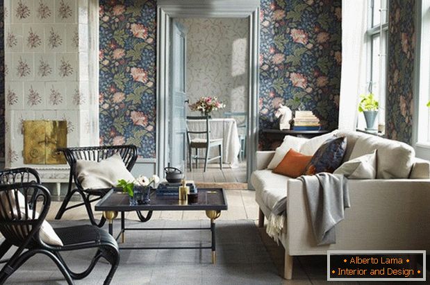 Cameră de zi modernă cu tapet floral