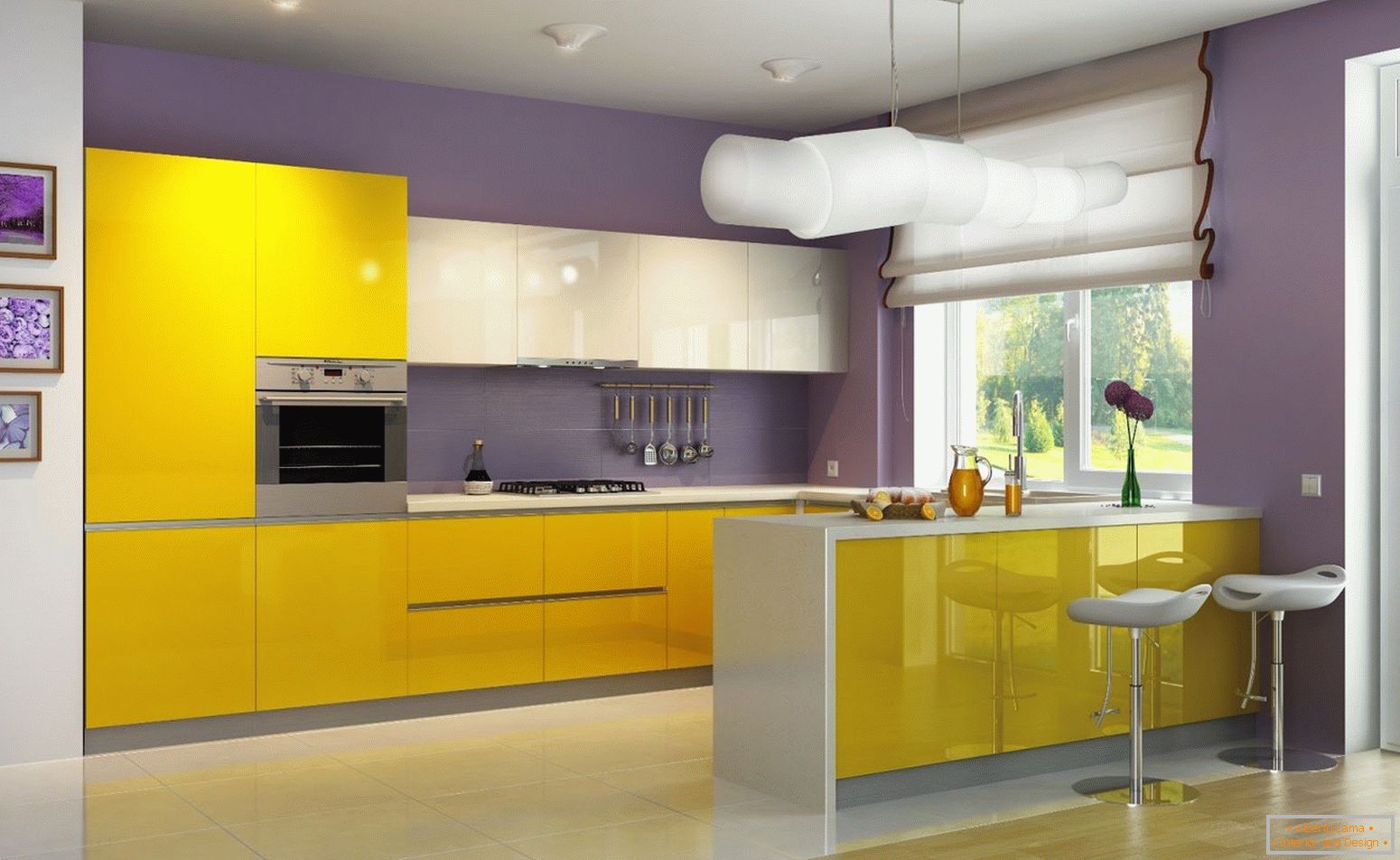 Combinația de flori galbene și violete în bucătărie