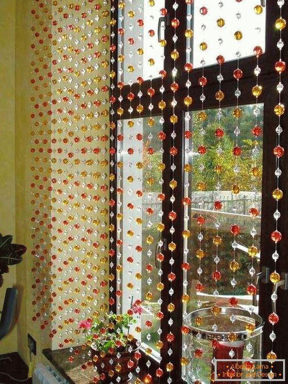perdele frumoase în bucătărie cu ușă de balcon, fotografie 31