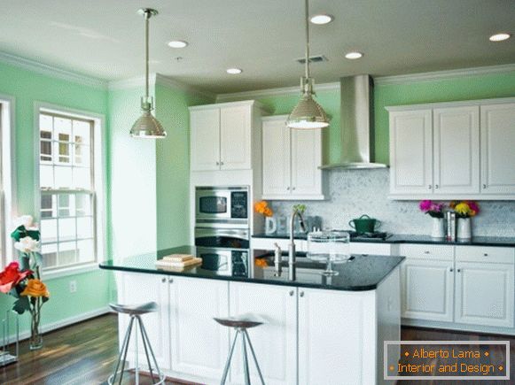 Bucătărie în culoarea verde deschis