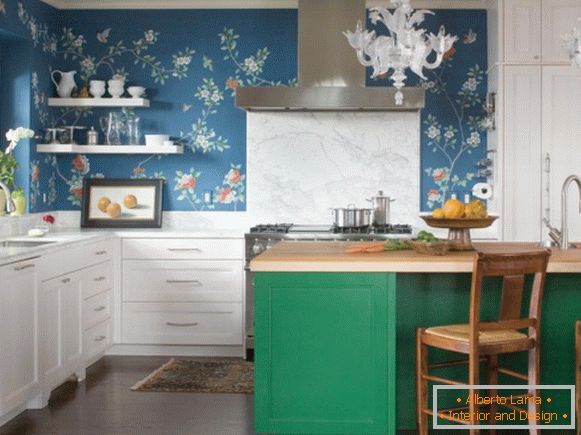 Bucătărie cu pereți pictați