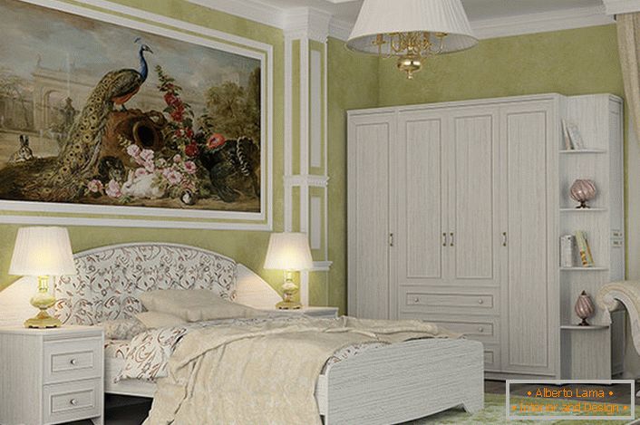 O suită albă elegantă, concepută pentru dormitor în stil rustic. O trăsătură remarcabilă a interiorului este o imagine de ansamblu.