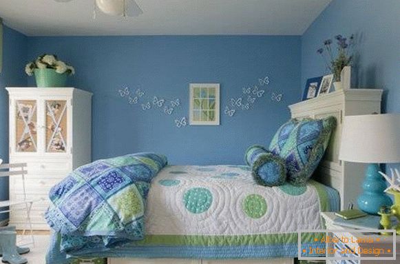Cameră pentru copii în culoarea albastră