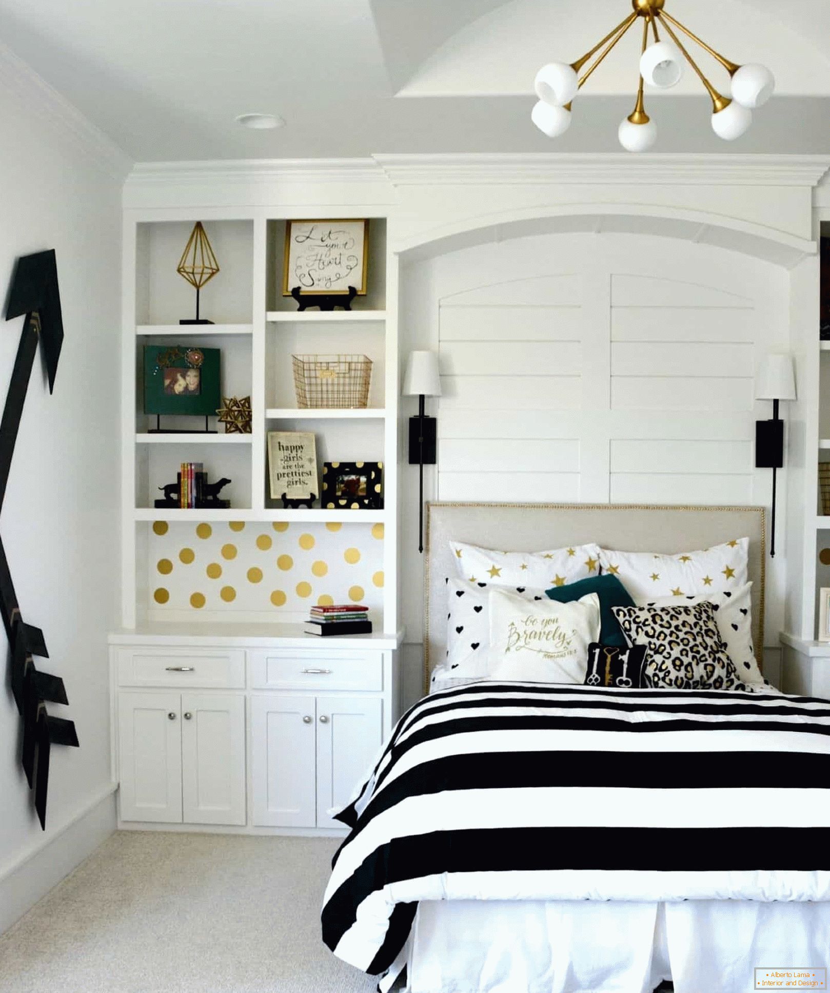 Design de cameră alb-negru pentru o adolescentă