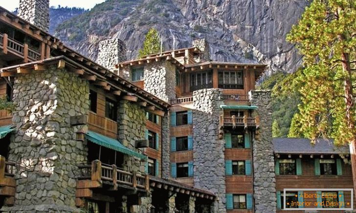 Hotel în munți (Ahwahnee, Yosemite)