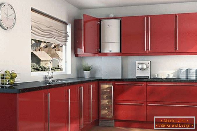 Bucătărie roșie cu boiler