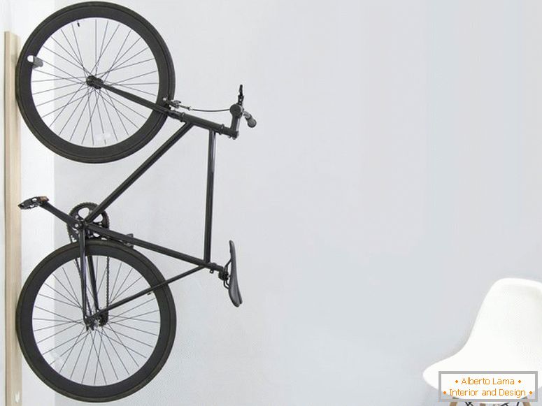 Rack pentru o bicicletă în interior