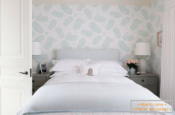 Design wallpaper pentru dormitor în alb și albastru culori