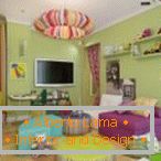 Candelabru colorat pentru o cameră pentru copii