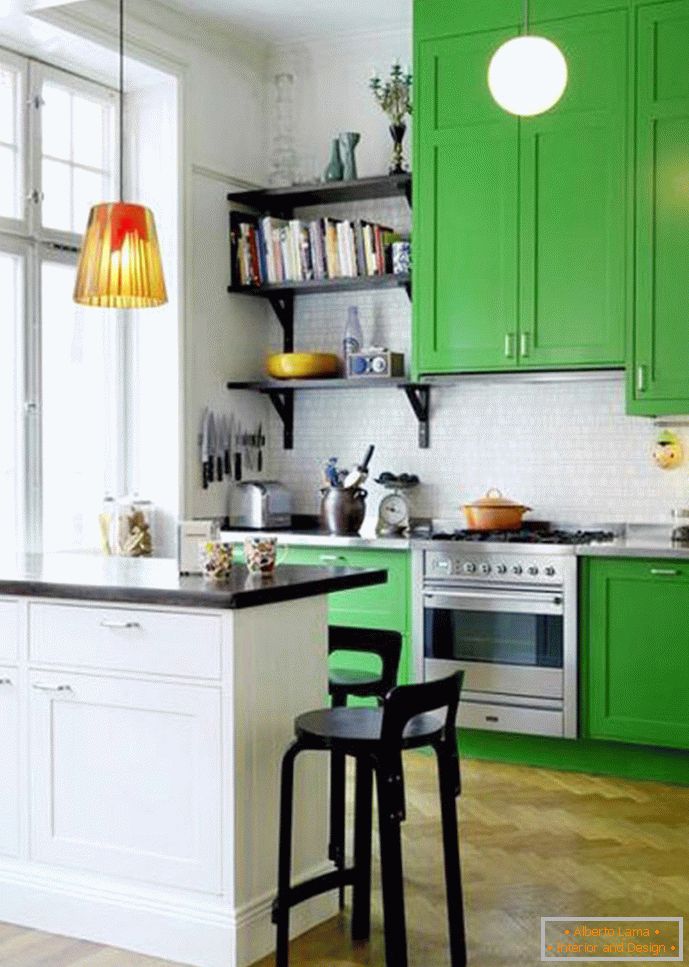 Bucătărie în culoarea albă și verde