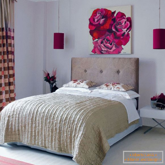 Bej și roz în proiectarea dormitorului