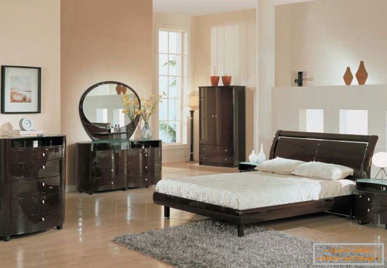 clasic-și-simplu dormitor-tendinte-cu-lucios-mobilier-cu-vanitate-si-salon-si-pat-canapea-și-loden-covor-si-laminat-podele-și-masă lampă