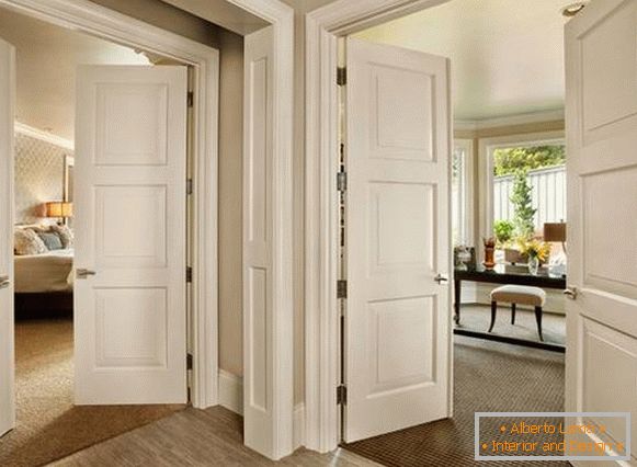 Ușile interioare frumoase din interior - o fotografie în alb