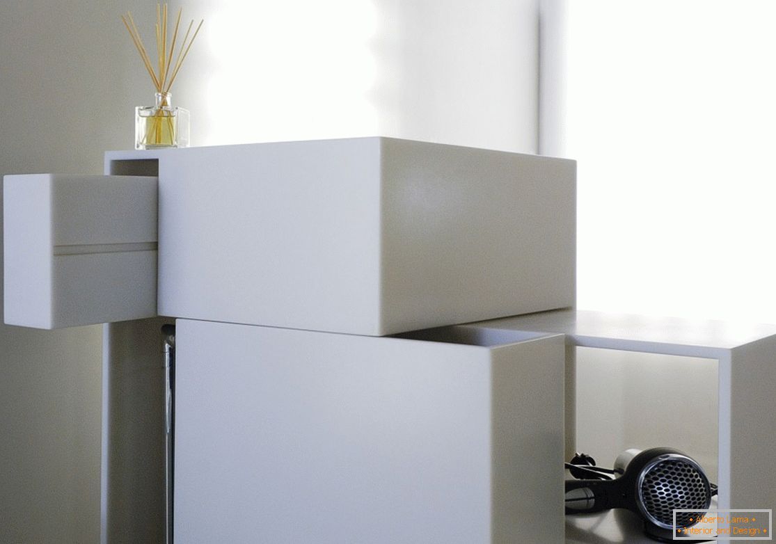 Design interesant de dulap de culoare albă la domiciliu