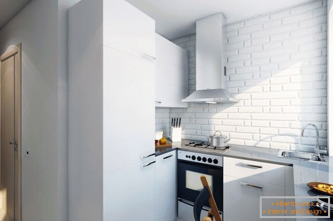 Bucătărie albă a unui mic apartament studio din Rusia