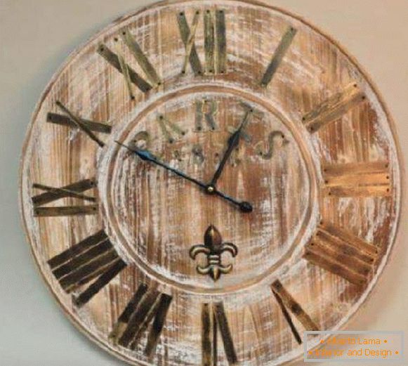 ceas de perete din lemn, fotografie 2