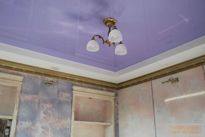 violet-tensionare-tavan-in-baie