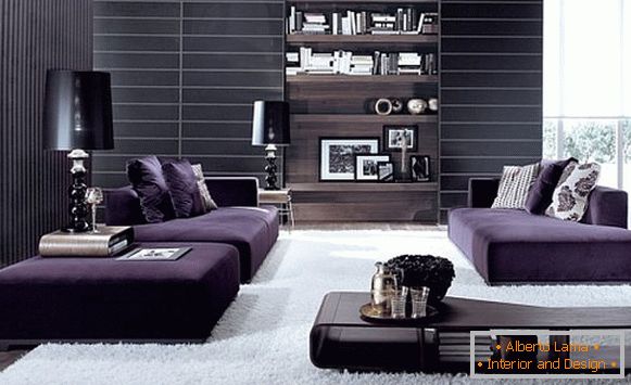 Camera de zi în design violet-alb