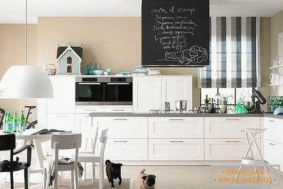 Design interior de bucătărie într-o casă privată - fotografie alb-negru
