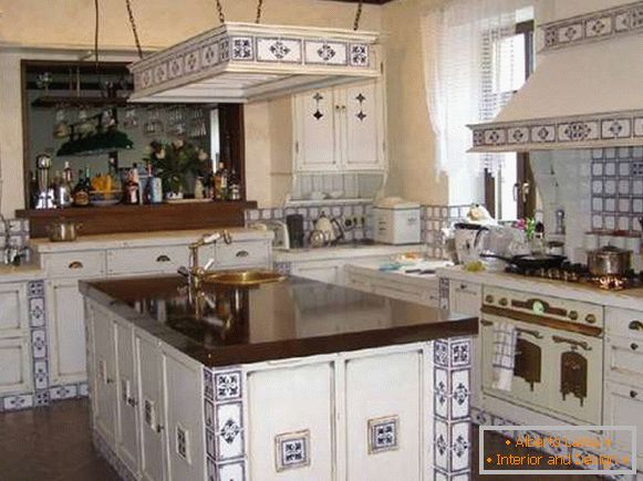 Fotografia bucătăriei într-o casă privată în stilul Provence