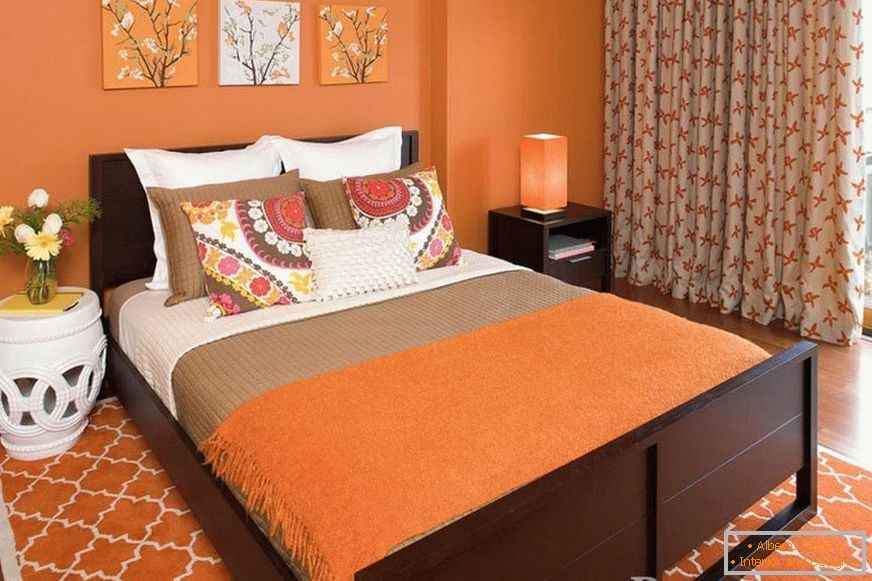 Dormitor în portocaliu