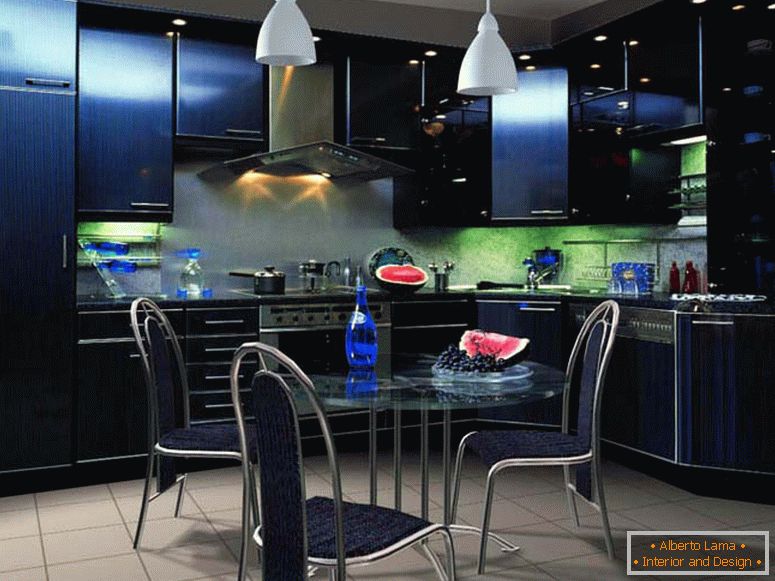 Neobișnuit în culoarea mobilierului, interiorul bucătăriei aminteste de stilul high-tech. Mai multă lumină. 
