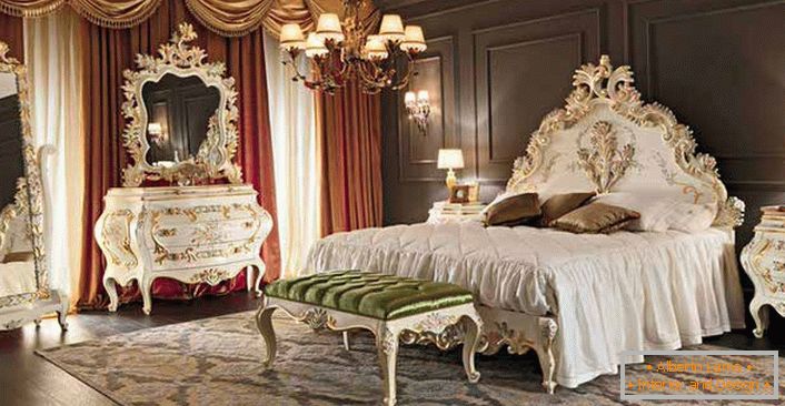 Un dormitor în casa mare a unei familii franceze de bine-to-do. 