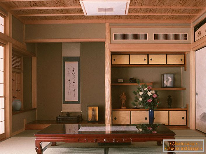 Stilul minimalismului japonez este demn de remarcat pentru utilizarea materialelor naturale de finisare pentru organizarea interiorului. 