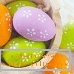 Ouă multicolore