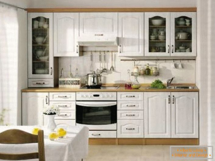 Un design simplu și modest de bucătărie în stil scandinav este un exemplu excelent de decor elegant.
