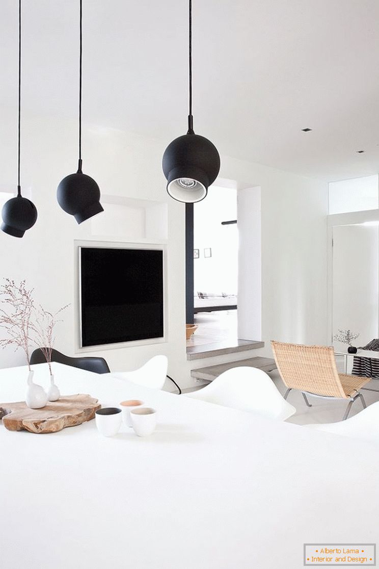 Designul unui mic apartament în alb și negru
